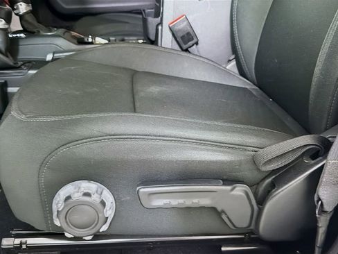 Used 2022 Jeep Wrangler Unlimited Sport image 21