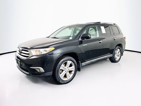 Used 2013 Toyota Highlander Limited image 3