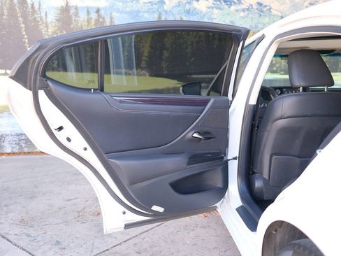 Used 2021 Lexus ES 300h w/ Premium Package FWD image 35