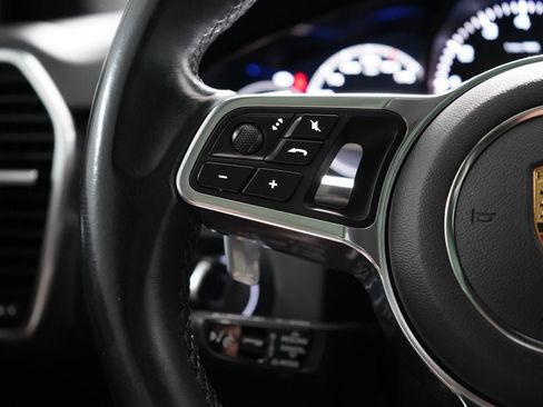 Used 2023 Porsche Cayenne Platinum Edition AWD/4WD image 28