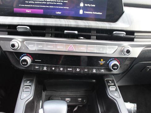 Certified 2024 Kia Telluride EX image 21