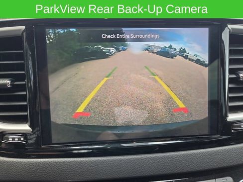 Used 2024 Chrysler Pacifica Touring-L FWD image 22