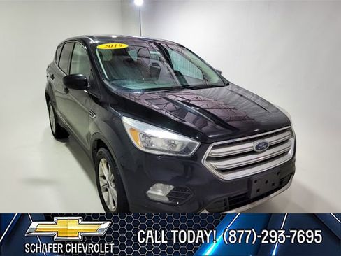 Used 2019 Ford Escape SE image 12