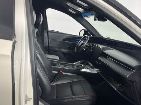 Used 2024 Lincoln Nautilus Premier w/ Jet Appearance Package image 28