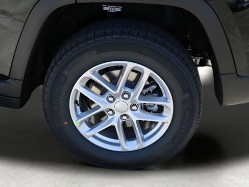 New 2026 Jeep Grand Cherokee Laredo X AWD/4WD image 9