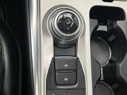 Used 2021 Ford Explorer Limited w/ Equipment Group 301A AWD/4WD image 28