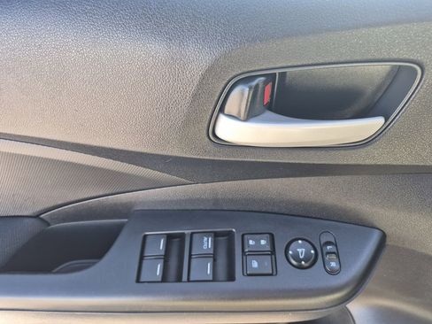 Used 2015 Honda CR-V LX image 7