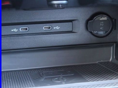 Used 2024 Volkswagen Taos SE image 41