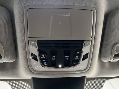 Certified 2023 Acura MDX SH-AWD w/ Advance Package image 9