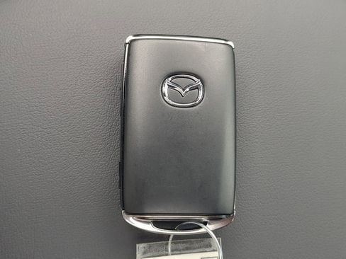 Certified 2025 MAZDA MAZDA3 Hatchback w/Premium Plus Pkg image 29
