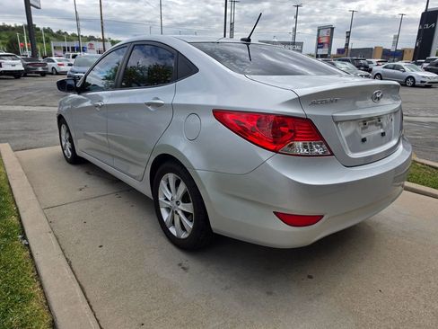 Used 2012 Hyundai Accent GLS w/ Premium Pkg 3 FWD image 7