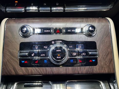 Used 2023 Lincoln Aviator Reserve w/ Equipment Group 201A image 34