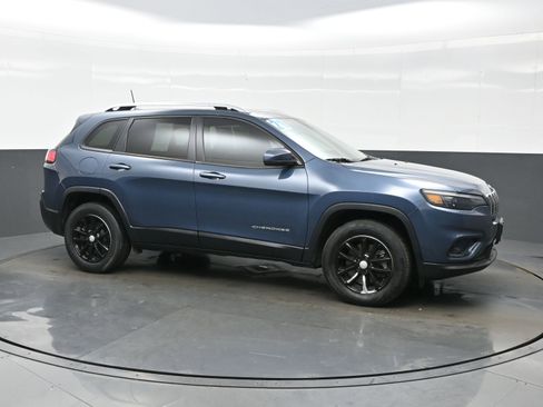 Used 2021 Jeep Cherokee Latitude AWD/4WD image 7