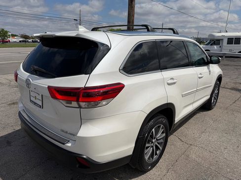 Used 2019 Toyota Highlander XLE AWD/4WD image 8