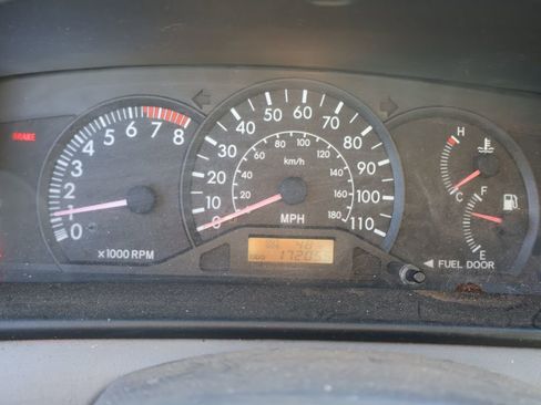 Used 2004 Toyota Corolla CE image 2