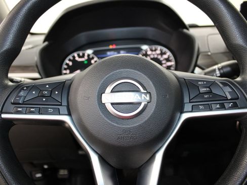 Used 2024 Nissan Altima 2.5 SV FWD image 40