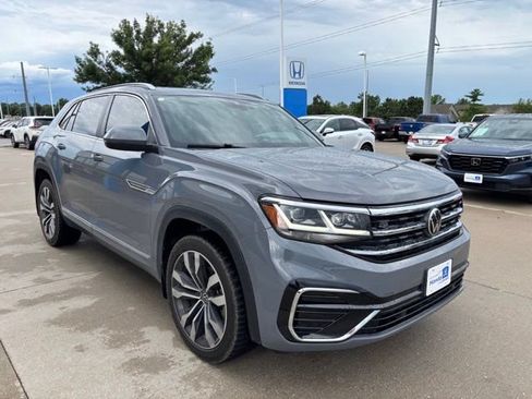 Used 2021 Volkswagen Atlas Cross Sport SEL R-Line AWD/4WD image 3