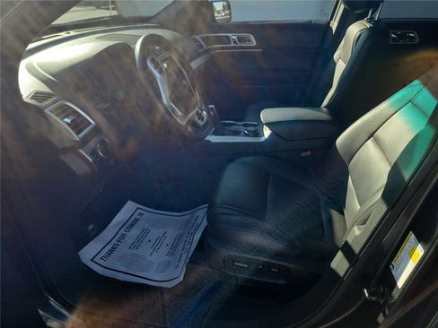 Used 2015 Ford Explorer XLT w/ Equipment Group 202B image 17