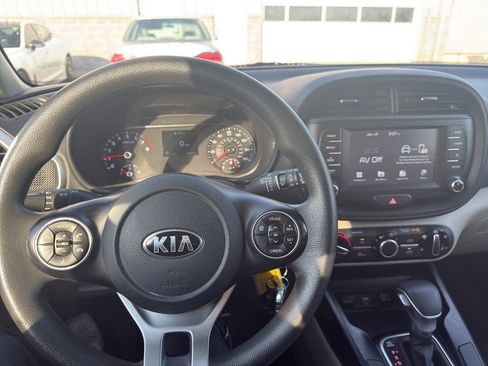 Used 2020 Kia Soul LX image 14