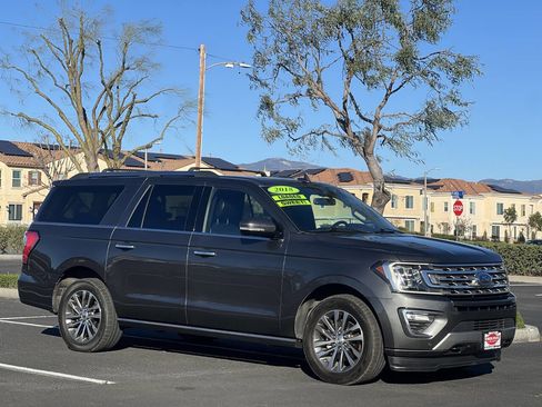 Used 2018 Ford Expedition Max Limited w/ Equipment Group 301A image 4