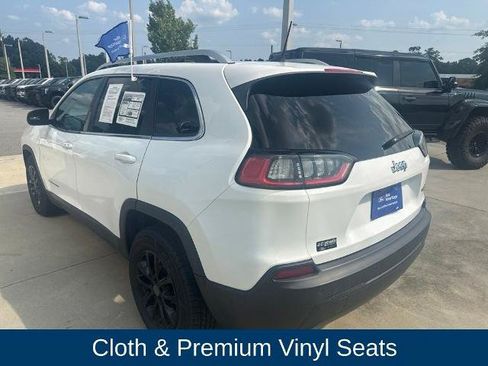 Used 2019 Jeep Cherokee Latitude Plus FWD image 5