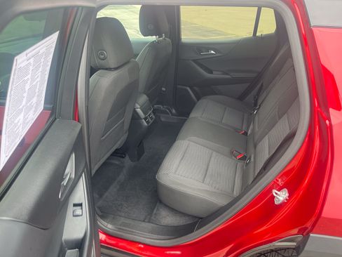 Used 2025 Chevrolet Equinox LT w/ Safety and Technology Package FWD image 11