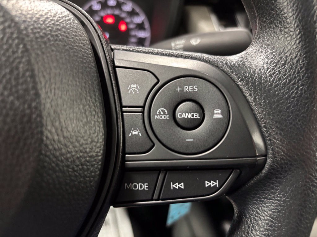Used 2025 Toyota Corolla LE FWD image 20
