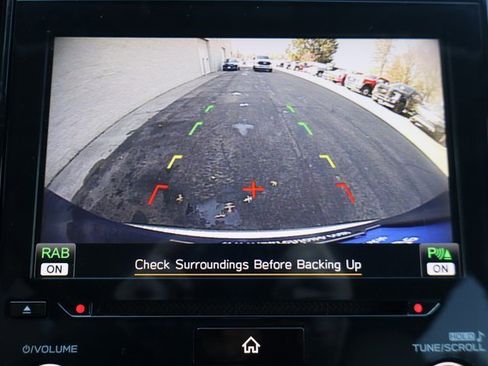 Used 2021 Subaru Ascent Limited w/ Technology Package image 9