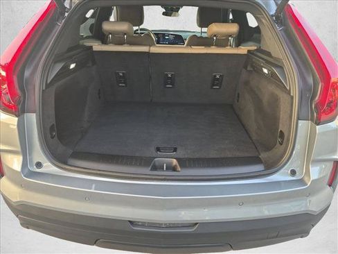 Used 2024 Cadillac XT4 Luxury w/ Cold Weather Package FWD image 6
