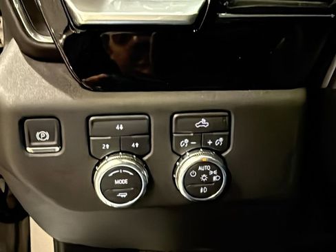 Used 2026 GMC Sierra 3500 SLE w/ SLE Value Package image 32