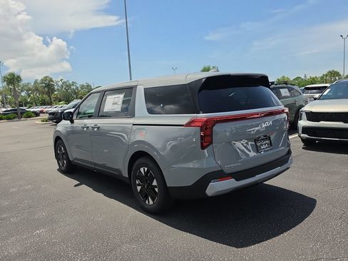 New 2027 Kia Carnival LXS FWD image 6