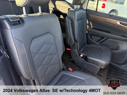 Used 2024 Volkswagen Atlas SE image 44