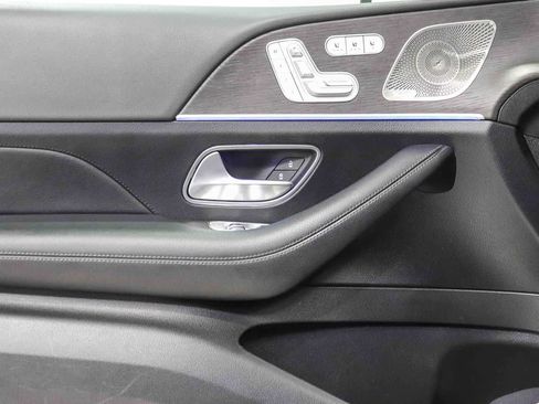 Used 2025 Mercedes-Benz GLS 450 4MATIC image 21
