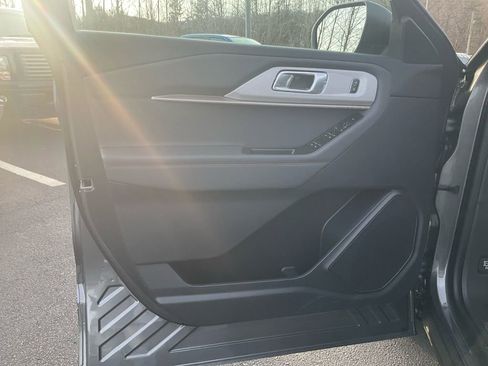 New 2026 Ford Explorer Active w/ Active Comfort Package RWD image 17