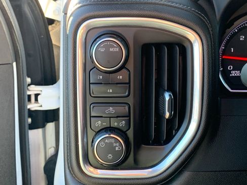 Used 2023 Chevrolet Silverado 2500 LT image 28