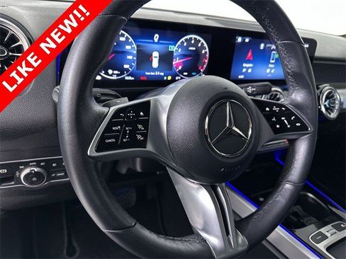 Used 2024 Mercedes-Benz GLB 250 4MATIC image 11