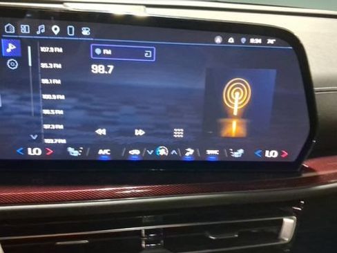 Used 2024 Chevrolet Traverse Z71 w/ Enhanced Driving Package AWD/4WD image 12