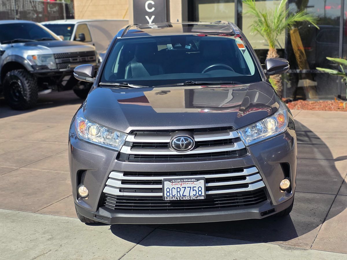 Used 2018 Toyota Highlander XLE FWD image 4