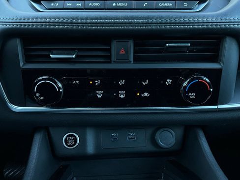 Used 2023 Nissan Rogue S image 26