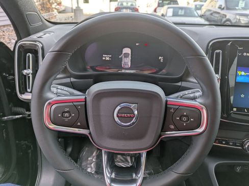 Certified 2023 Volvo C40 Recharge Core image 16