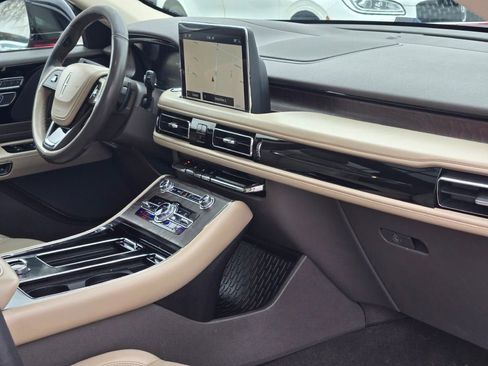 Used 2020 Lincoln Aviator Reserve w/ Equipment Group 201A image 7