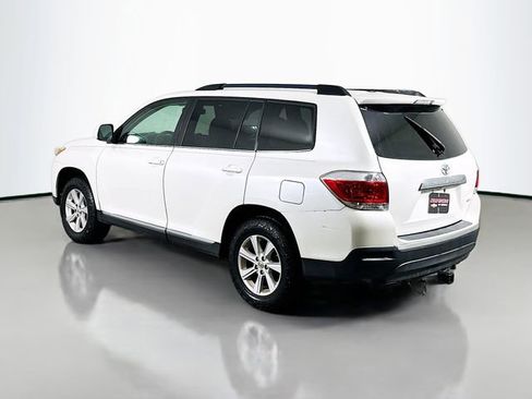 Used 2011 Toyota Highlander 4WD w/ Tech Pkg image 8