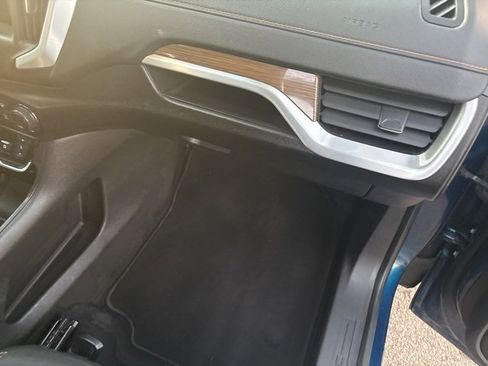 Used 2019 GMC Terrain SLE w/ Driver Convenience Package image 11