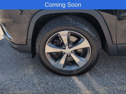 Used 2019 Jeep Cherokee Limited AWD/4WD image 13