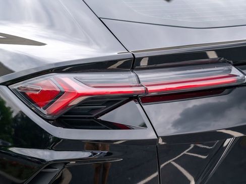 Used 2020 Lamborghini Urus AWD/4WD image 21