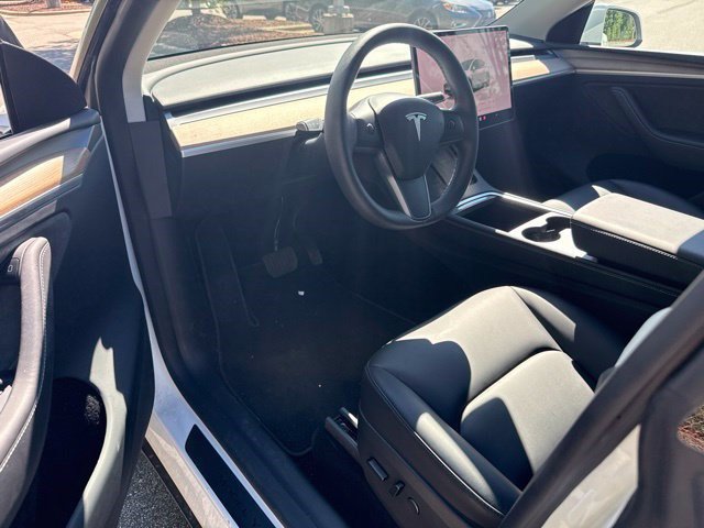 Used 2023 Tesla Model Y Long Range AWD/4WD image 16