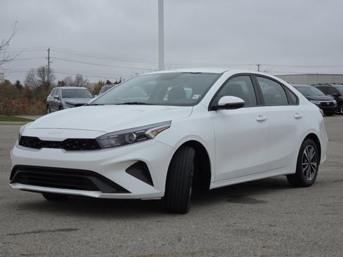 Used 2023 Kia Forte LXS w/ LXS Technology Package image 13