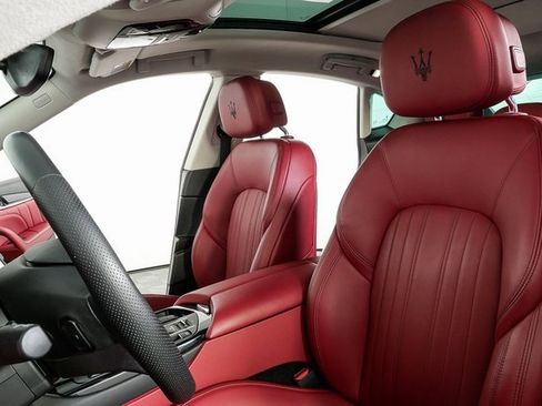 Certified 2022 Maserati Levante Modena image 2