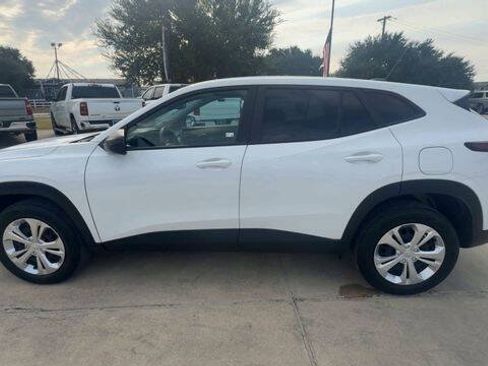 Used 2024 Chevrolet Trax LS FWD image 5