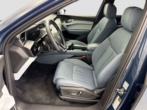 Certified 2023 Audi e-tron Prestige w/ Prestige Package AWD/4WD image 18